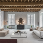 Intérieur rénové d'une maison ancienne mêlant élégance historique et confort moderne