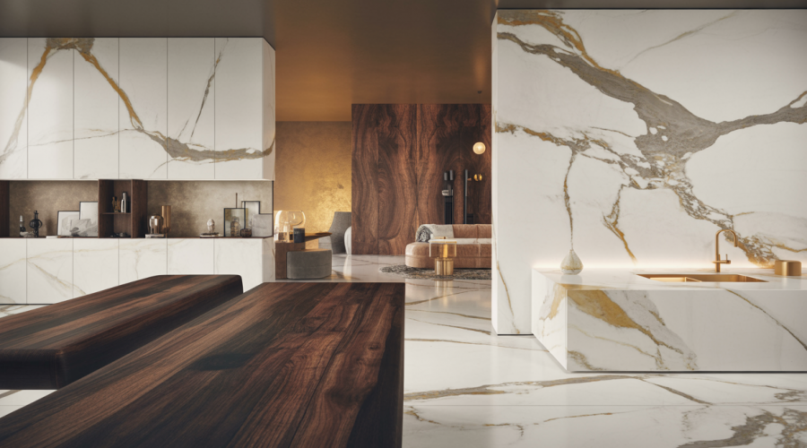 Intérieur élégant avec marbre Calacatta blanc à veines dorées et bois veiné foncé, ambiance chaleureuse et luxueuse